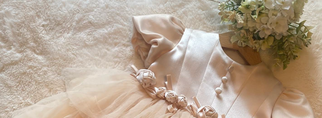 ドレスリメイクで作成したピンクベージュのベビードレス