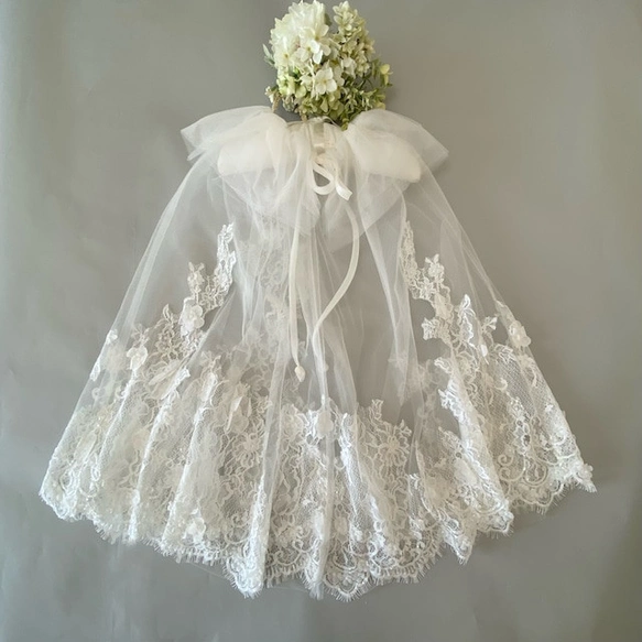 ウェディングドレスを材料として作成した小物