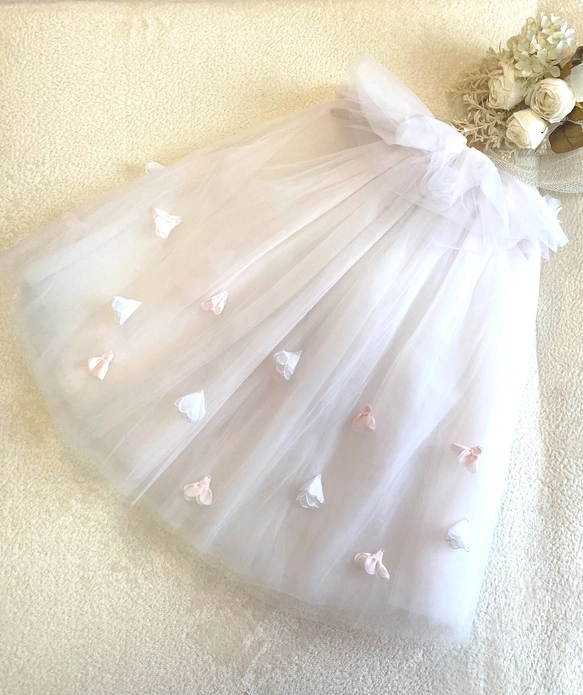 ウェディングドレスを材料として作成したベビードレス