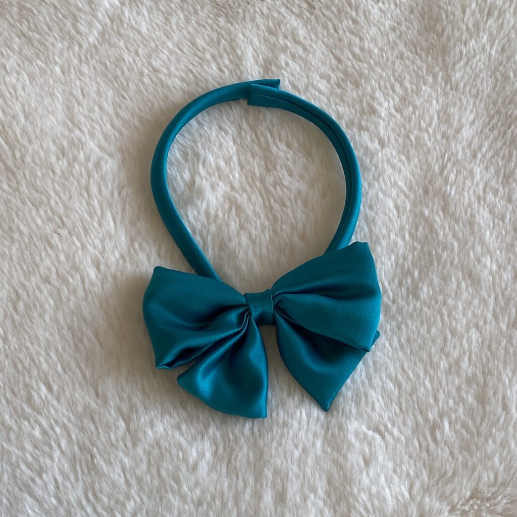 制服を材料として作成したぬいぐるみ用の服