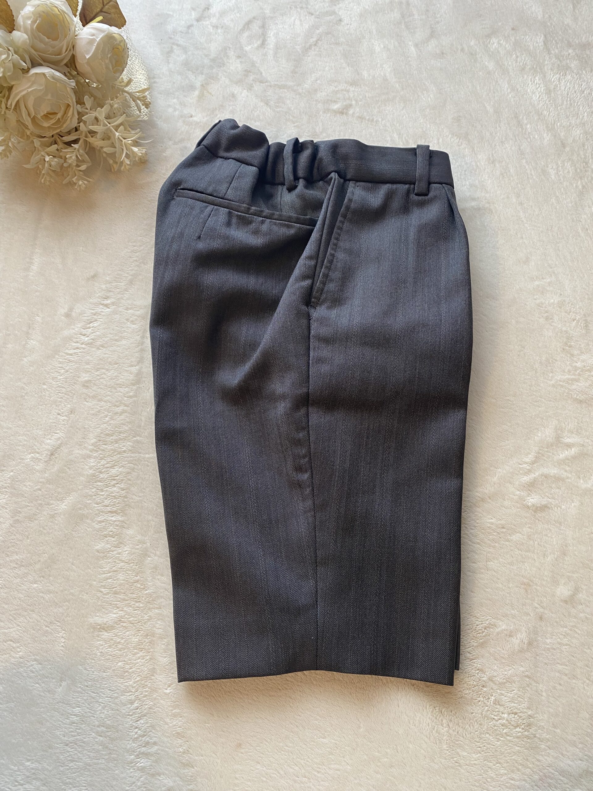 大人用スーツを材料として作成した子供用スーツ